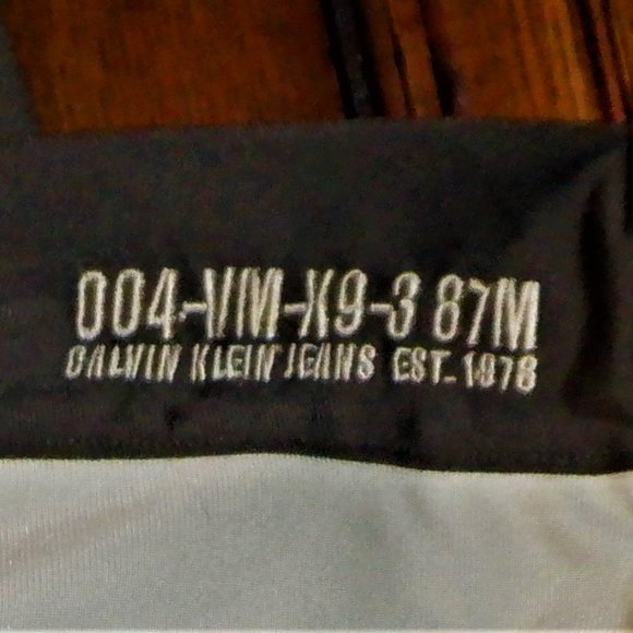 *** CALVIN KLEIN *** Active Wear JACKET ~ M - Picture 3 of 3